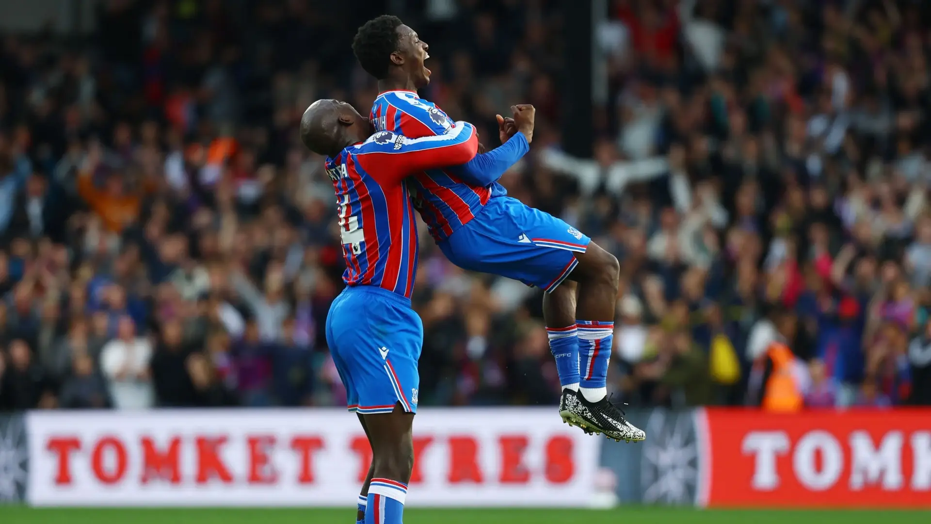 كريستال بالاس يفوز علي ليفربول 2-1 في الدوري الإنجليزي